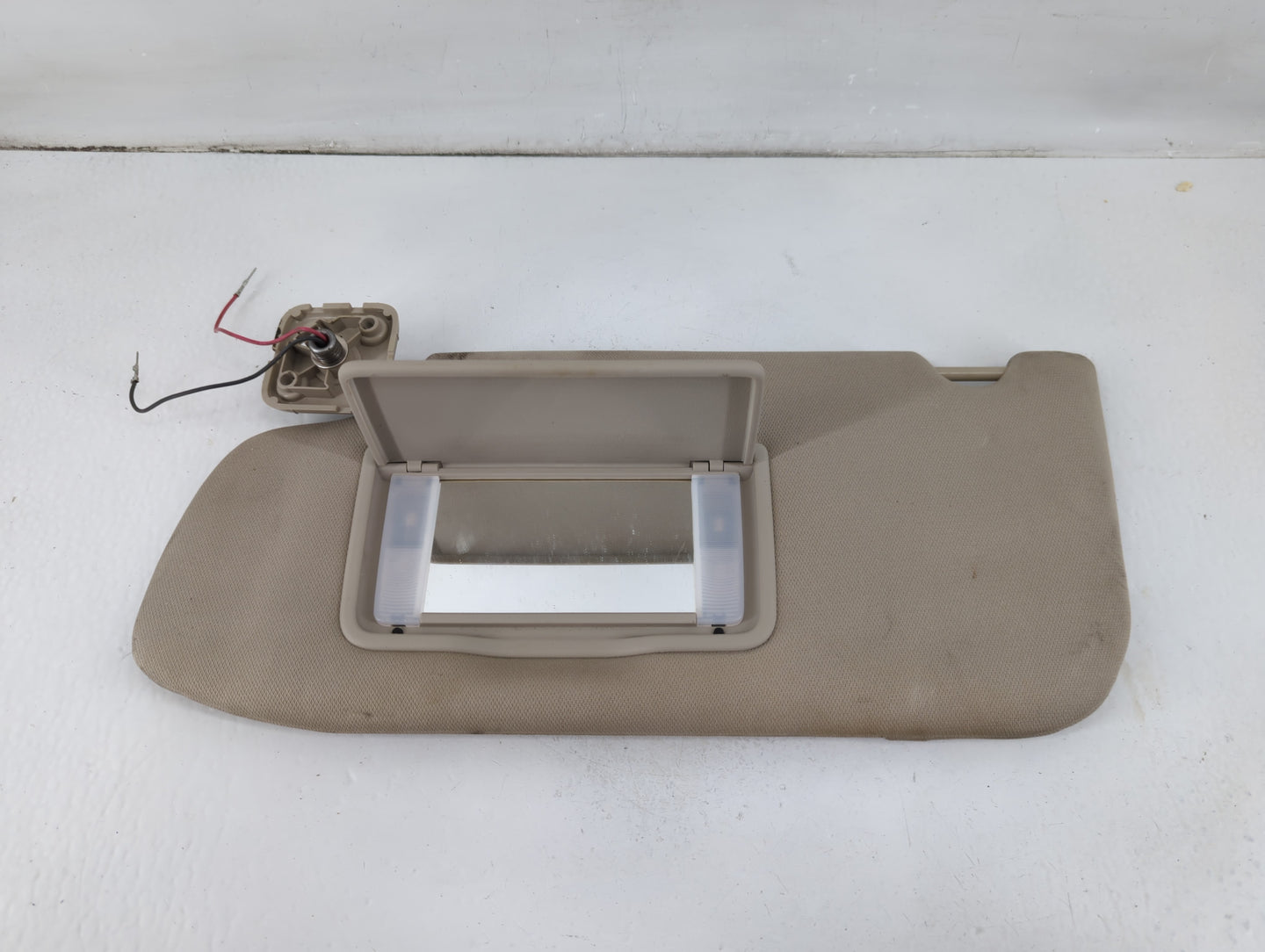 2010-2012 Lincoln Mkt Sun Visor Shade Replacement Driver Left Mirror Fits Fits 2010 2011 2012 OEM Used Auto Parts - Oemuseda