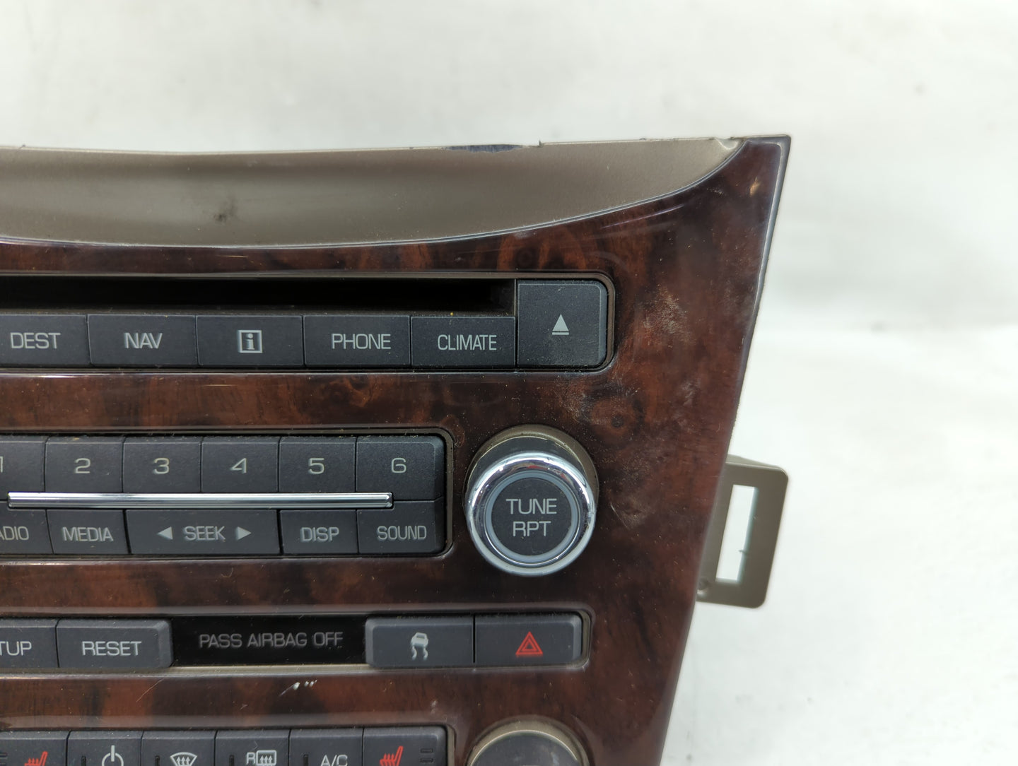 2010 Lincoln Mkt Radio AM FM Cd Player Receiver Replacement Fits OEM Used Auto Parts - Oemusedautoparts1.com