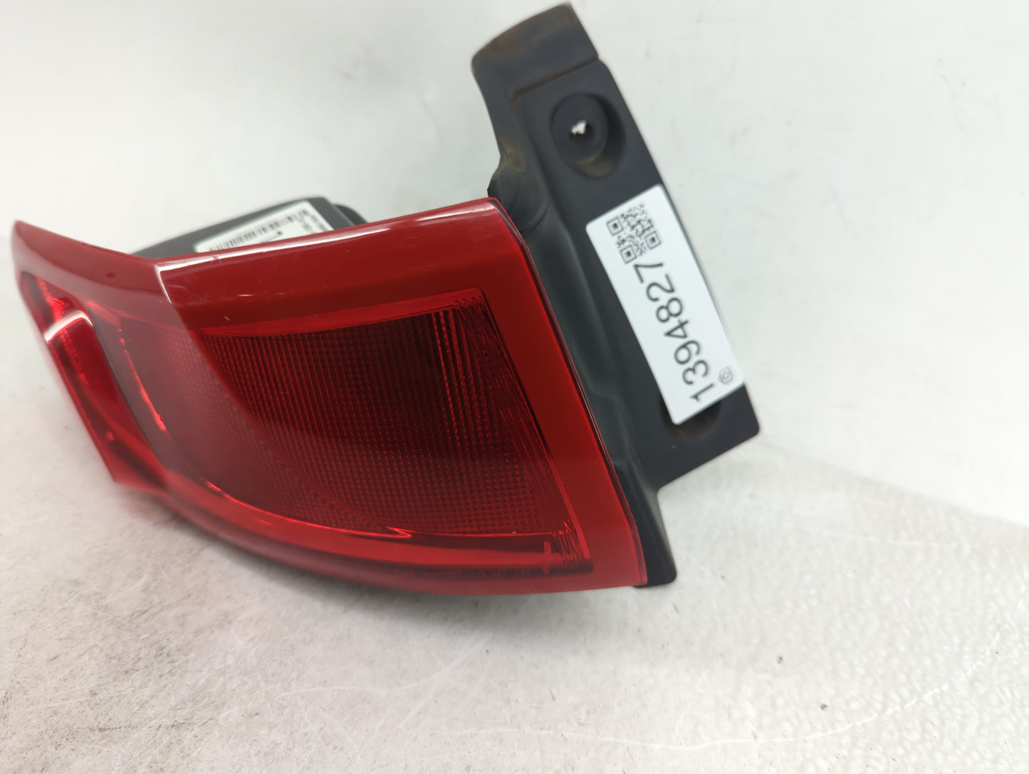 2010-2019 Lincoln Mkt Tail Light Assembly Driver Left OEM P/N:AE93-13B505-MA Fits OEM Used Auto Parts - Oemusedautoparts1.co