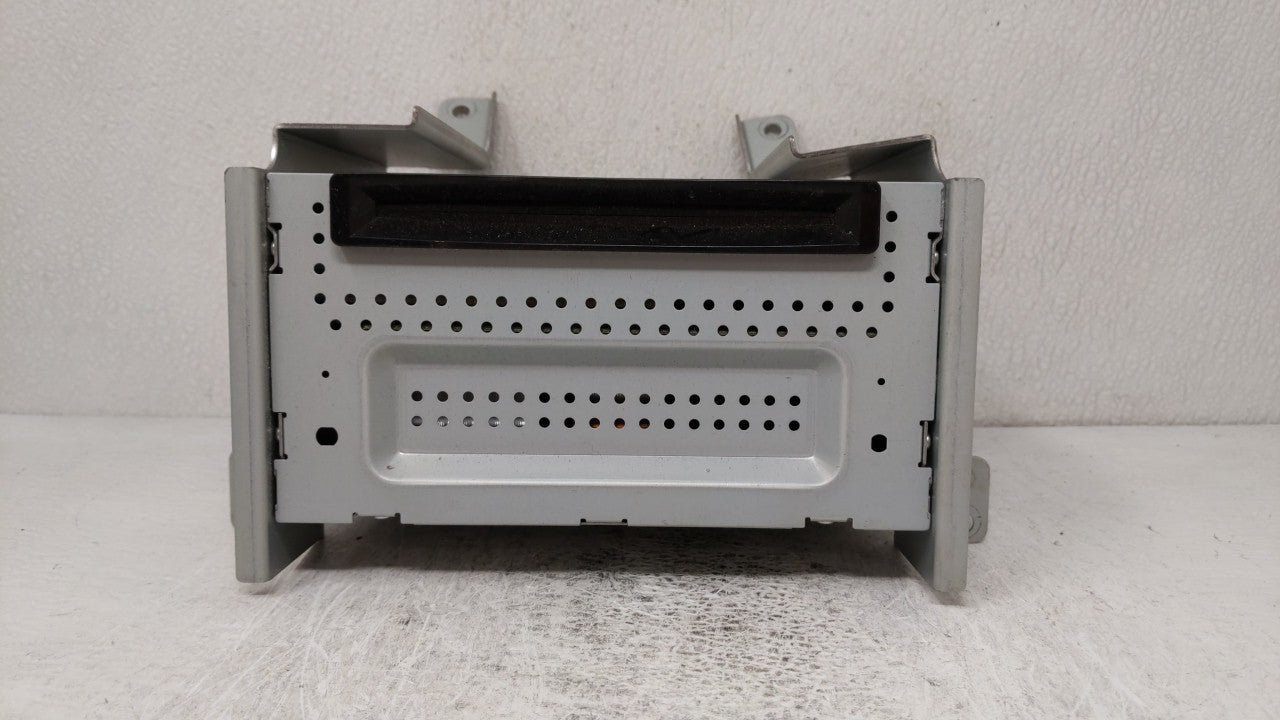 2010 Lincoln Mkt Radio AM FM Cd Player Receiver Replacement P/N:NAU-4204 Fits OEM Used Auto Parts - Oemusedautoparts1.com