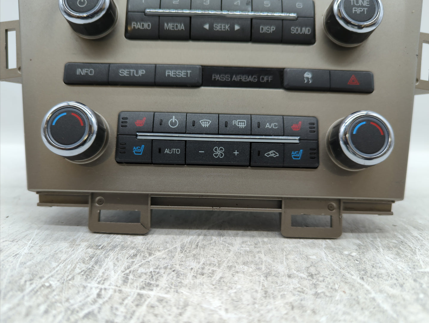2010-2010 Lincoln Mkt Am Fm Cd Player Radio Receiver - Oemusedautoparts1.com