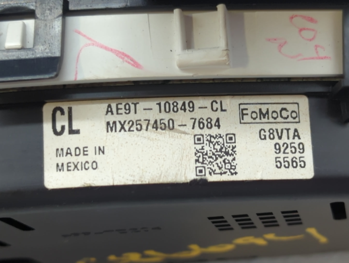 2010 Lincoln Mkt Instrument Cluster Speedometer Gauges P/N:AE9T-10849-CL Fits OEM Used Auto Parts - Oemusedautoparts1.com