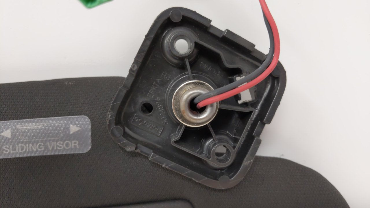 2010 Lincoln Mkt Sun Visor Shade Replacement Passenger Right Mirror Fits OEM Used Auto Parts - Oemusedautoparts1.com