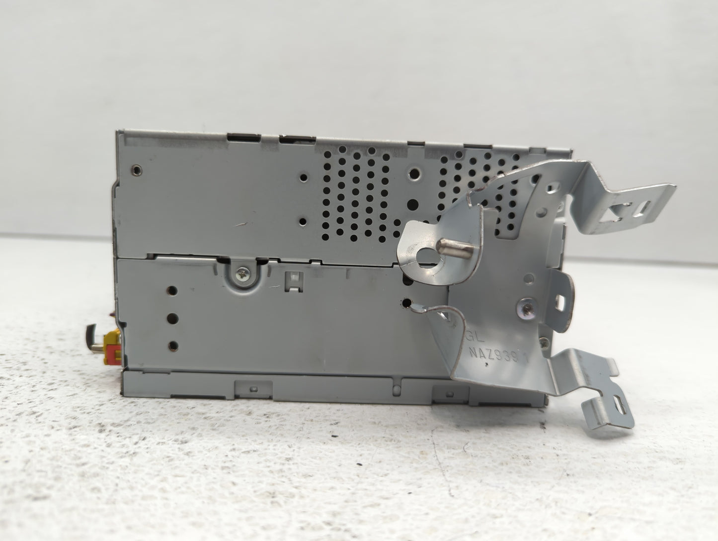 2010 Lincoln Mkt Radio AM FM Cd Player Receiver Replacement P/N:NAU-4280 23227422, NAU-4281 Fits OEM Used Auto Parts - Oemus