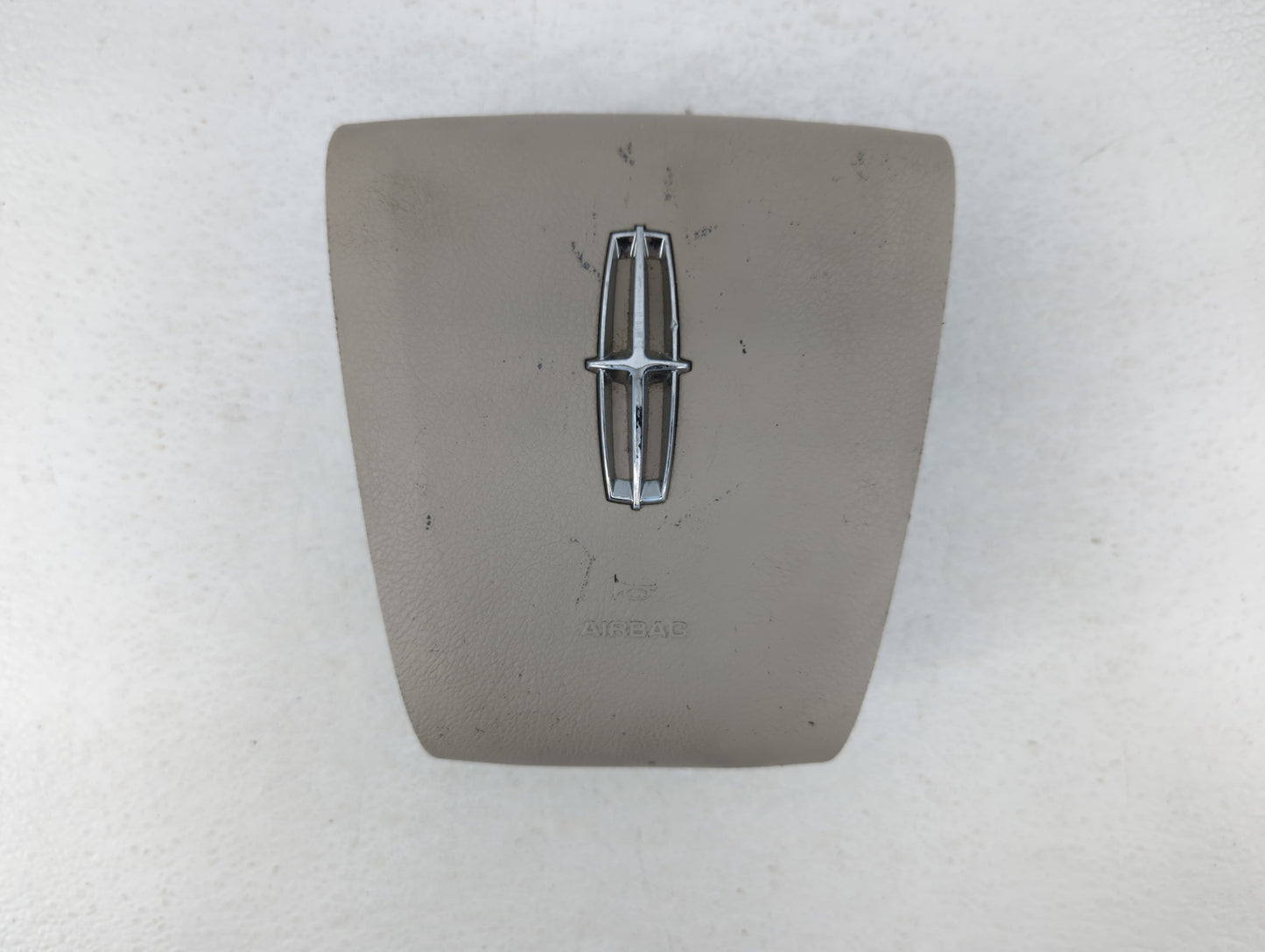 2010-2012 Lincoln Mkt Air Bag Driver Left Steering Wheel Mounted P/N:2010 1015450 Fits Fits 2010 2011 2012 OEM Used Auto Par