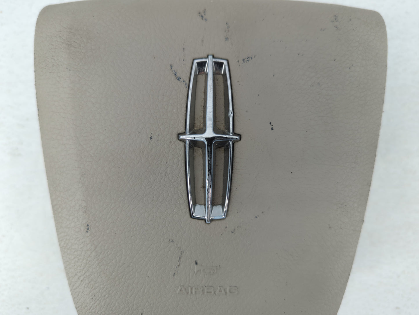 2010-2012 Lincoln Mkt Air Bag Driver Left Steering Wheel Mounted P/N:2010 1015450 Fits Fits 2010 2011 2012 OEM Used Auto Par