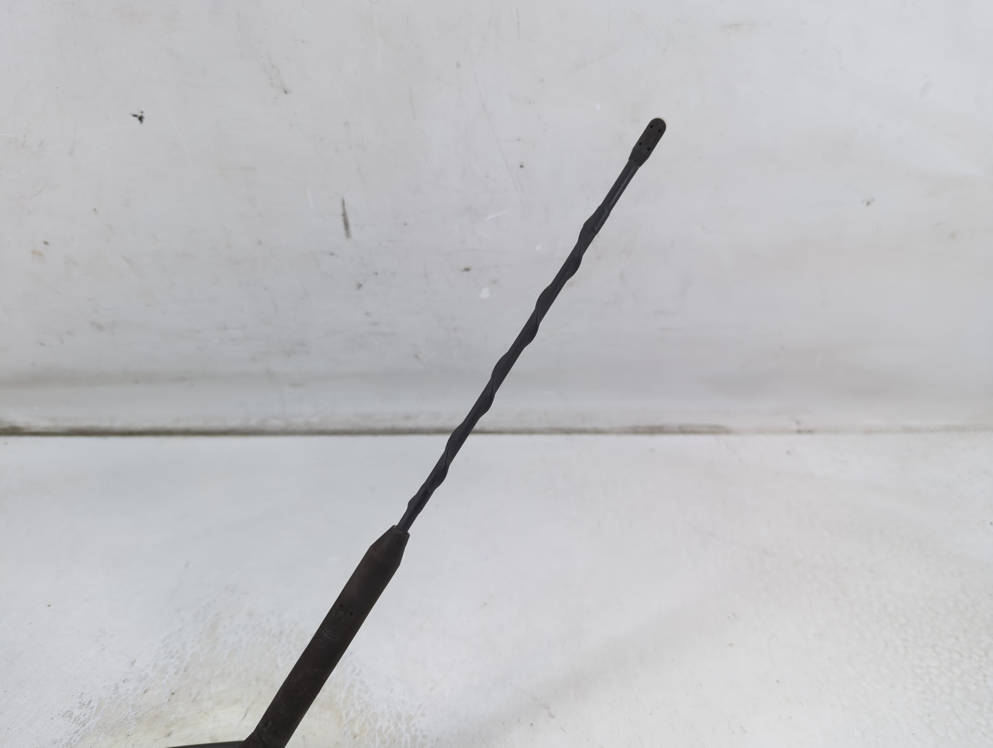 2010 Lincoln Mkt Radio Antenna Mast - Oemusedautoparts1.com