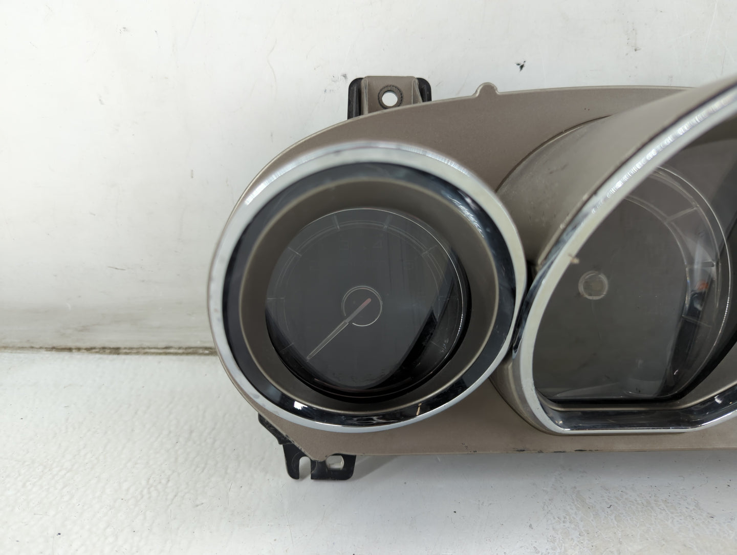 2010 Lincoln Mkt Instrument Cluster Speedometer Gauges Fits OEM Used Auto Parts - Oemusedautoparts1.com