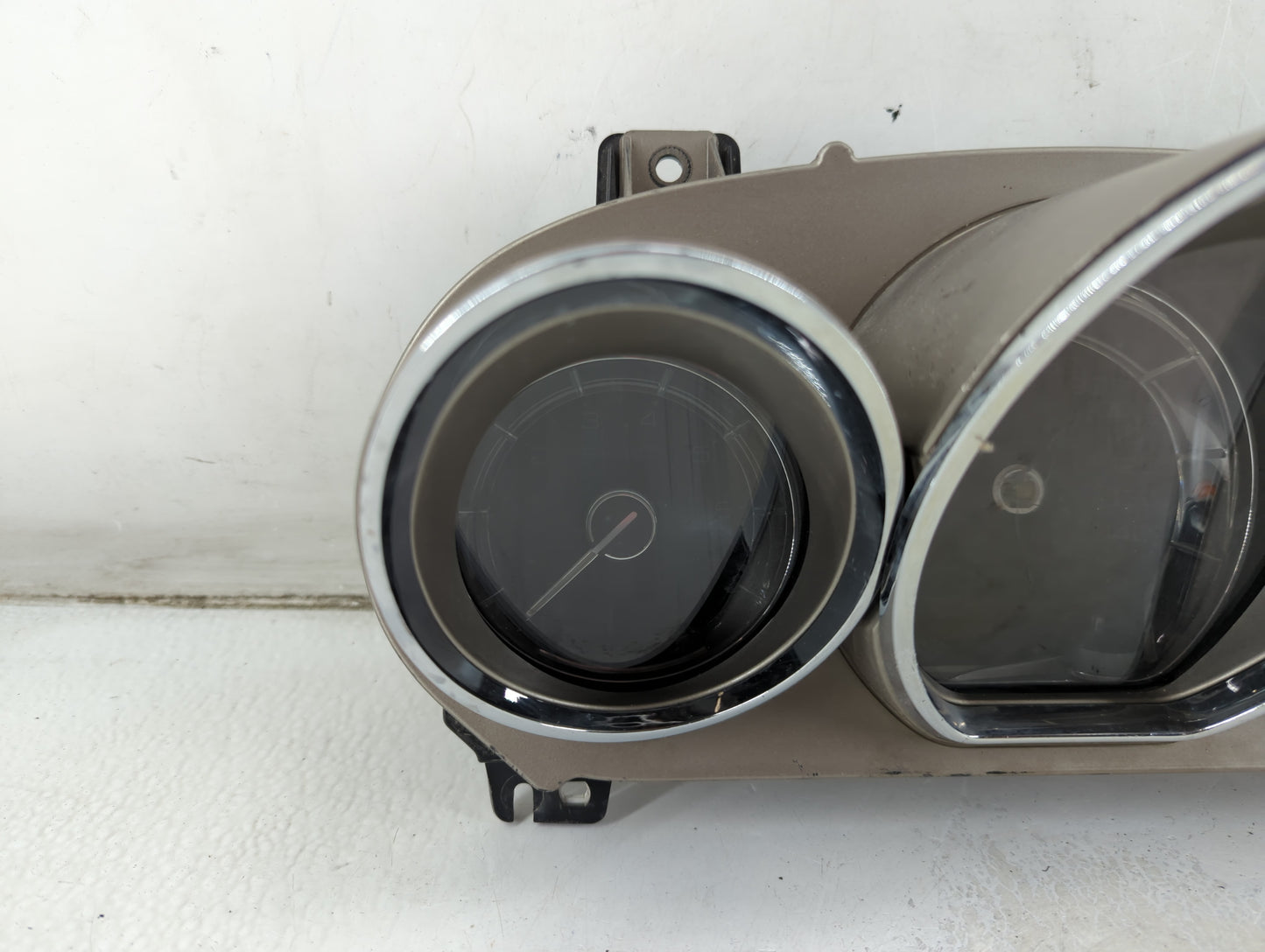 2010 Lincoln Mkt Instrument Cluster Speedometer Gauges Fits OEM Used Auto Parts - Oemusedautoparts1.com