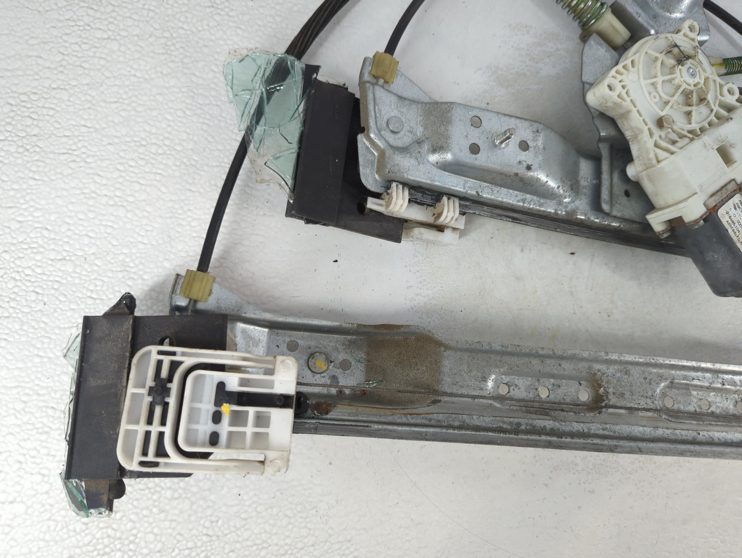 2010-2019 Lincoln Mkt Window Regulator Passenger Front - Oemusedautoparts1.com