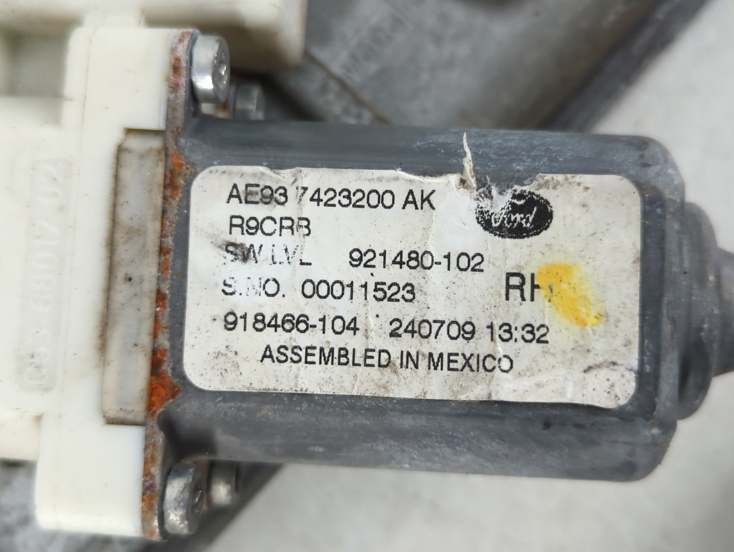 2010-2019 Lincoln Mkt Window Regulator Passenger Front - Oemusedautoparts1.com