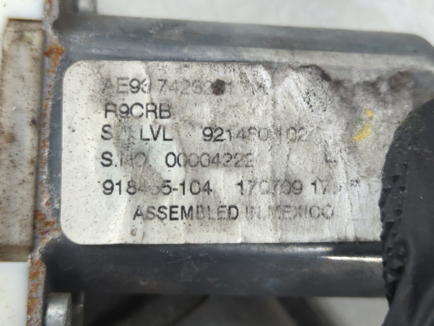 2010-2019 Lincoln Mkt Driver Left Front Window Regulator - Oemusedautoparts1.com