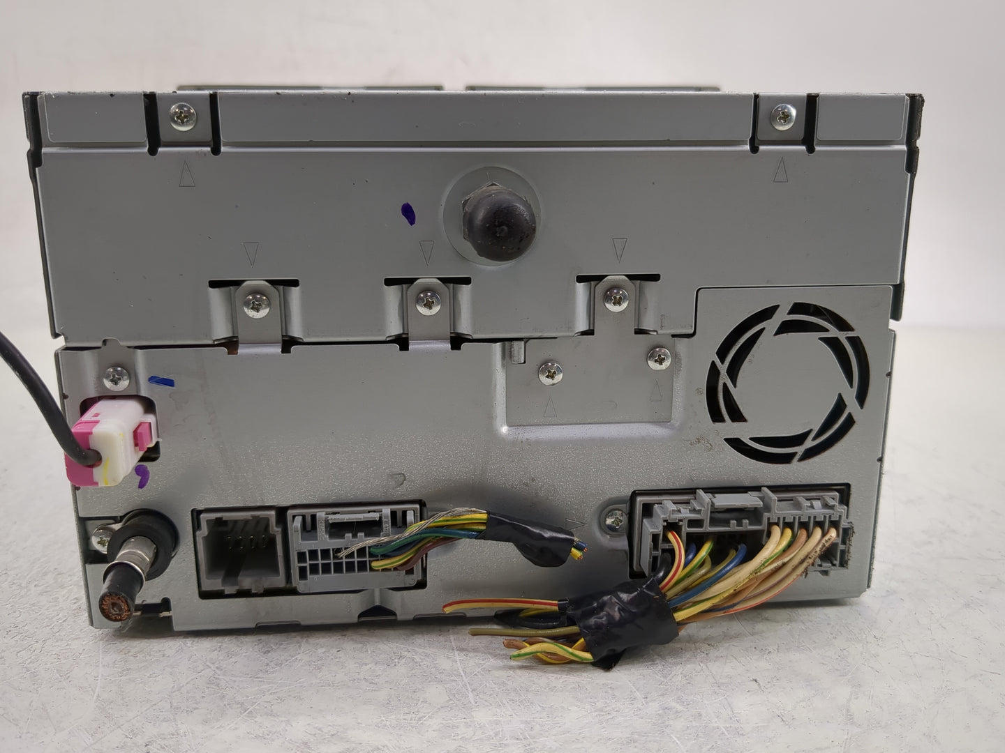 2009-2010 Lincoln Mkx Radio AM FM Cd Player Receiver Replacement P/N:7A1T-18K931-CA Fits Fits 2009 2010 OEM Used Auto Parts 