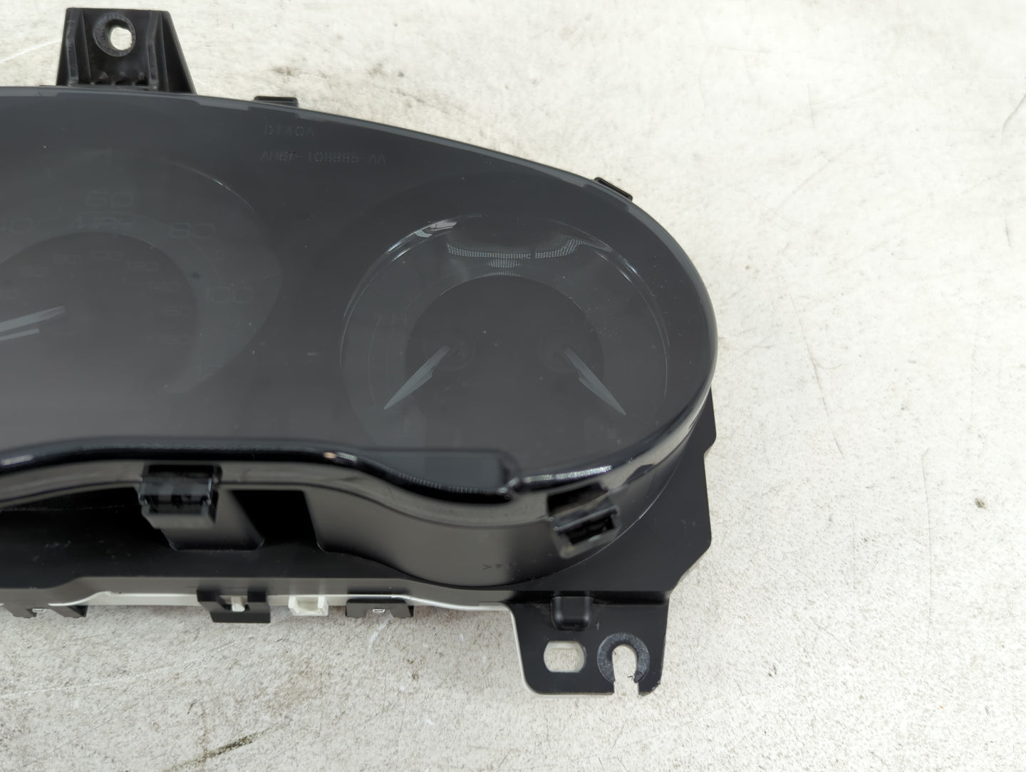 2010 Lincoln Mkz Instrument Cluster Speedometer Gauges P/N:AH6T-10489-CC Fits OEM Used Auto Parts - Oemusedautoparts1.com