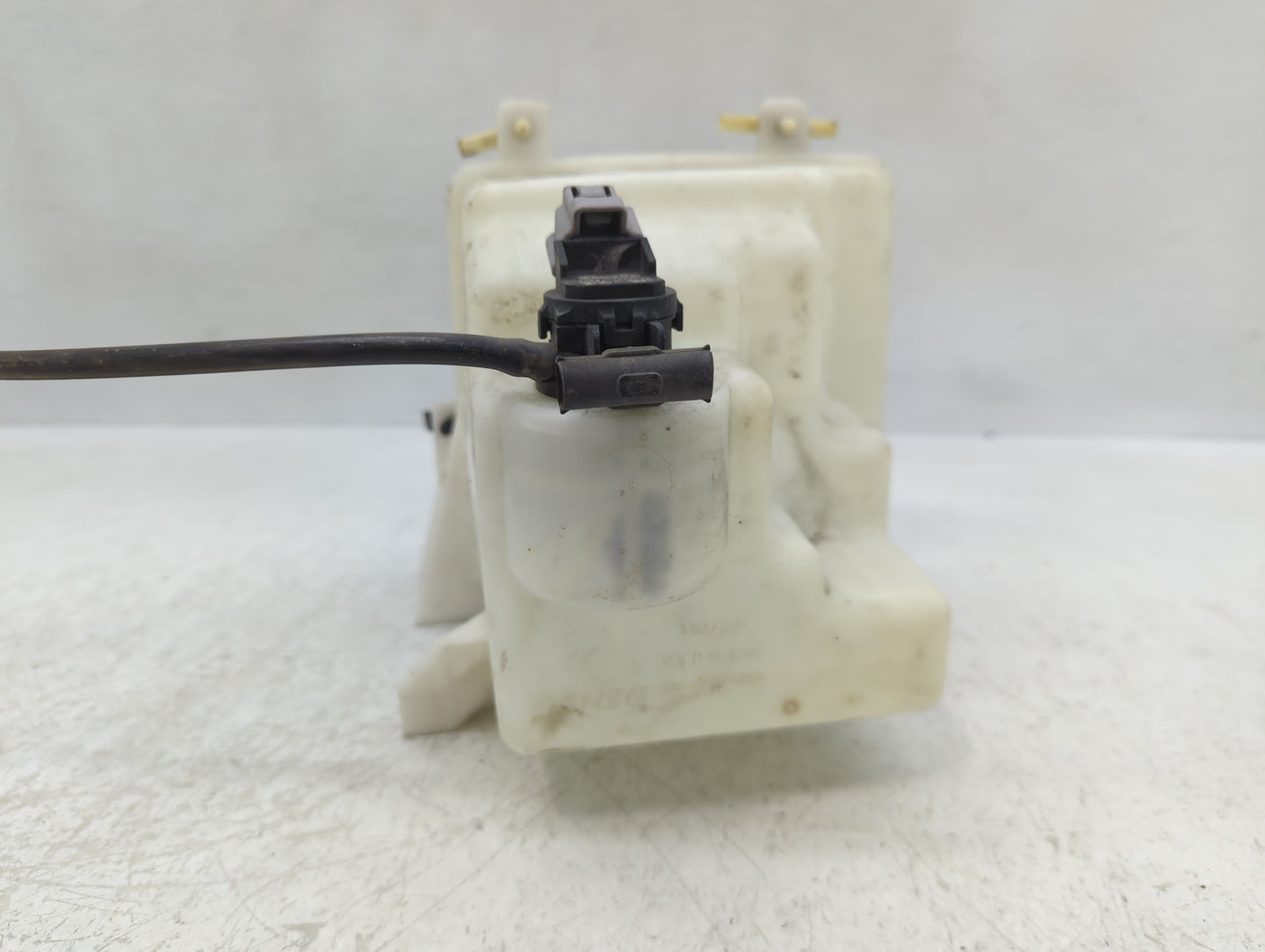 2007-2012 Lincoln Mkz Windshield Washer Fluid Reservoir Bottle Oem - Oemusedautoparts1.com