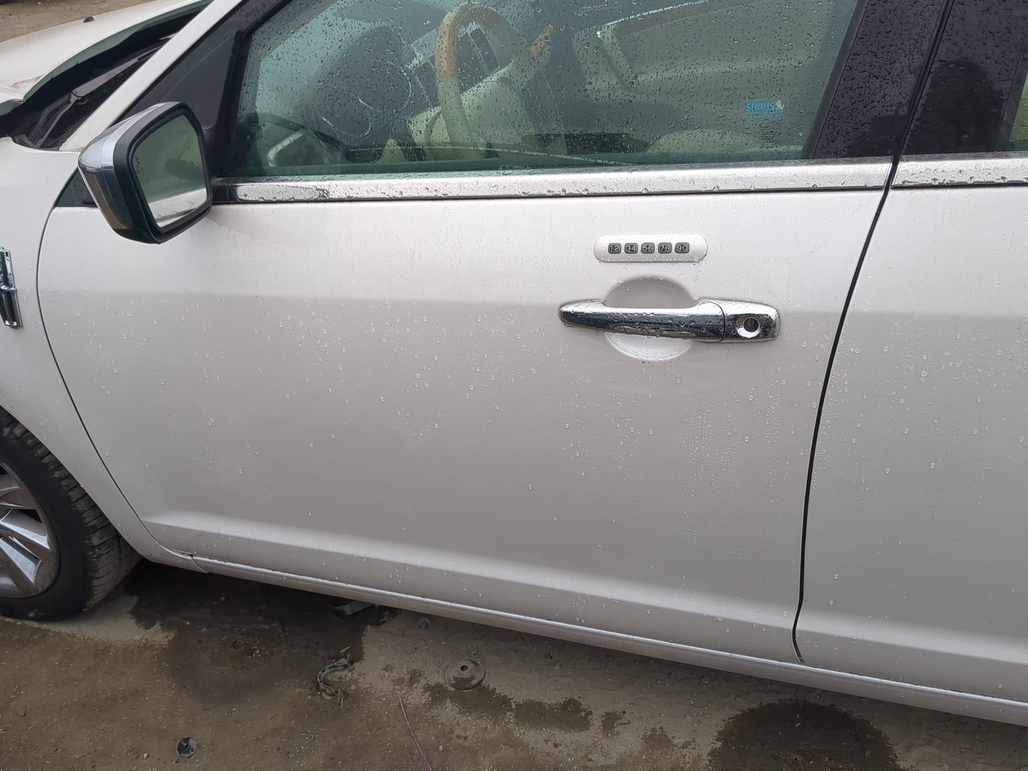 2007-2012 Lincoln Mkz Driver Front Door Oem - Oemusedautoparts1.com
