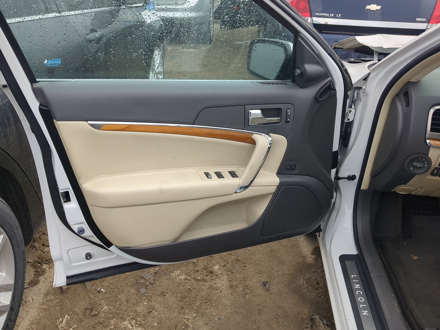2010 Lincoln Mkz Front Left Driver Interior Door Panel Trim - Oemusedautoparts1.com