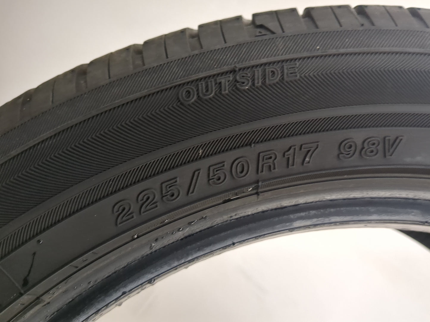 Used Tire 225/50R18 YOKOHAMA YK-GTX ALL SEASON 95V - Tread Depth 9/32 - Oemusedautoparts1.com
