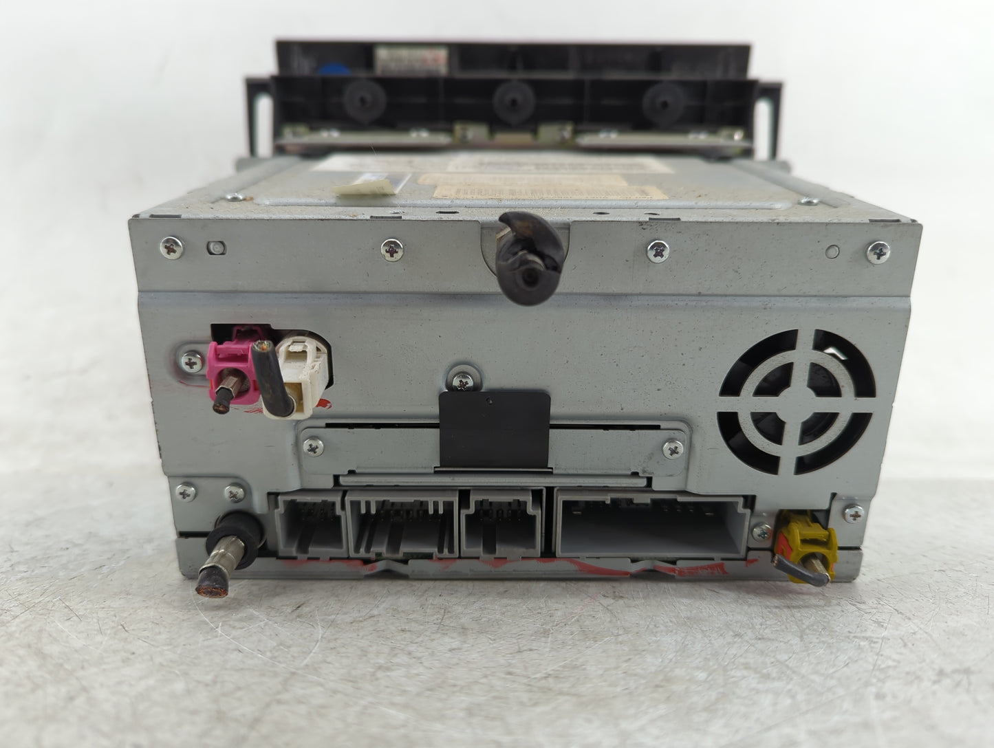 2010 Lincoln Mkz Radio AM FM Cd Player Receiver Replacement Fits OEM Used Auto Parts - Oemusedautoparts1.com