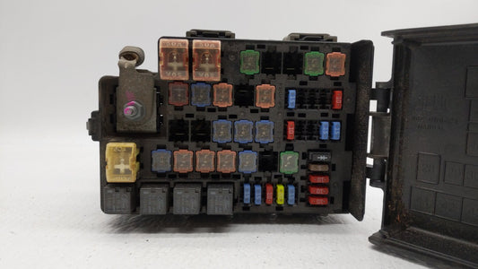 2011-2012 Lincoln Mkz Fusebox Fuse Box Panel Relay Module P/N:AE5T-14290-AAE5T-14A003-BA Fits Fits 2010 2011 2012 OEM Used Auto Parts
