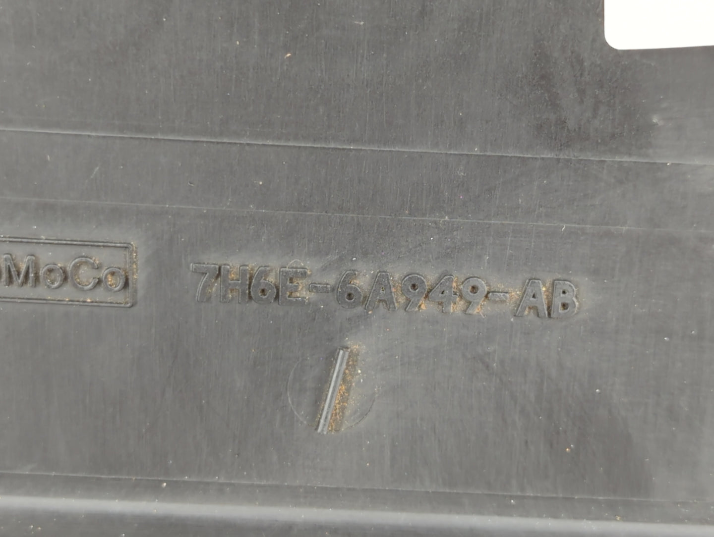 2010 Lincoln Mkz Engine Cover - Oemusedautoparts1.com