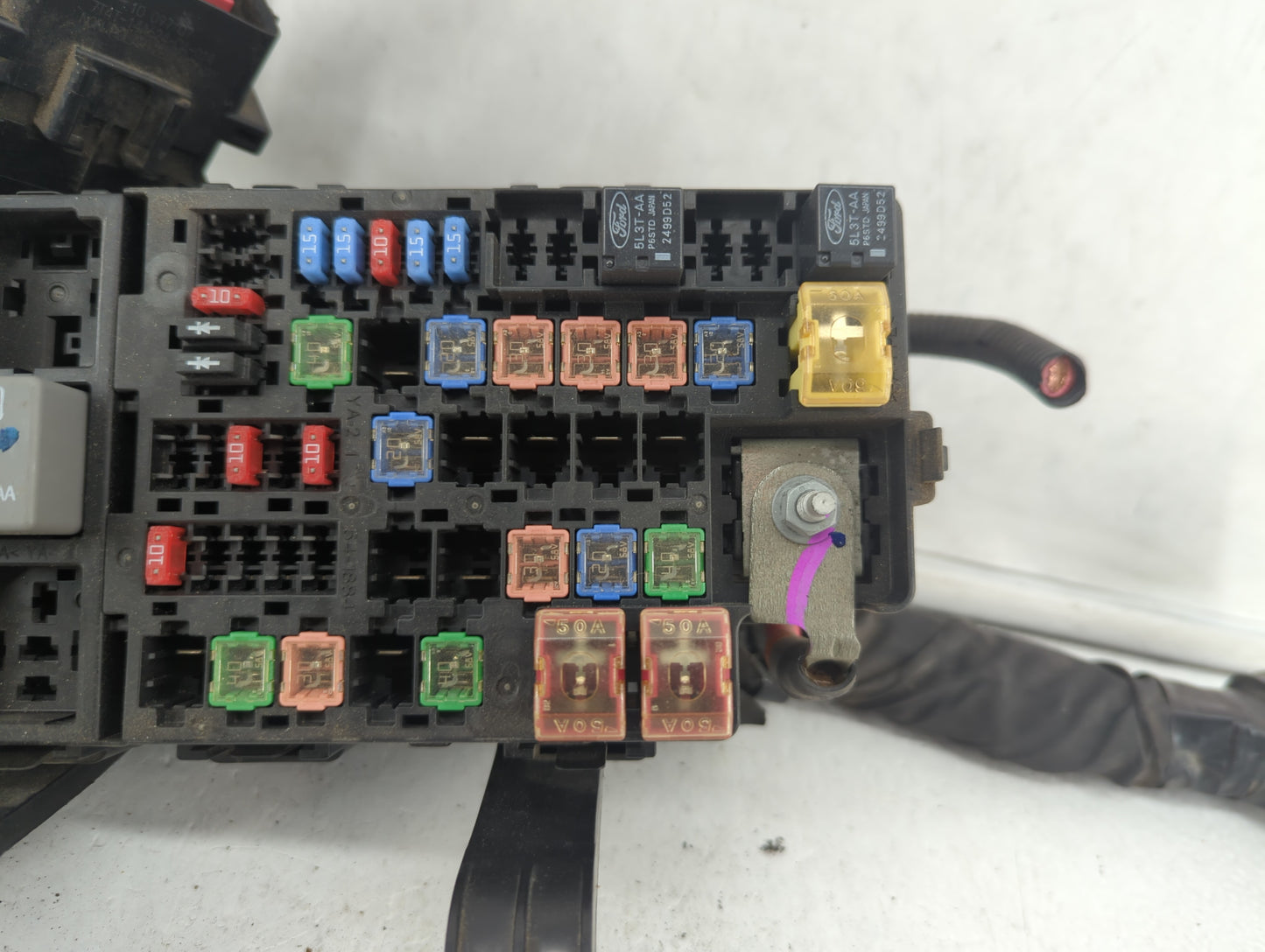 2007-2010 Lincoln Mkz Fusebox Fuse Box Panel Relay Module P/N:7E5T-14A003-BA Fits Fits 2007 2008 2009 2010 OEM Used Auto Par