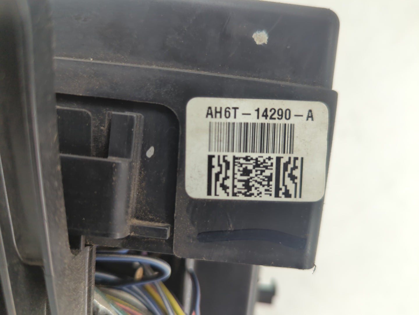 2007-2010 Lincoln Mkz Fusebox Fuse Box Panel Relay Module P/N:AH6T-14290-A 7E5T-14A003-BA Fits Fits 2007 2008 2009 2010 OEM 