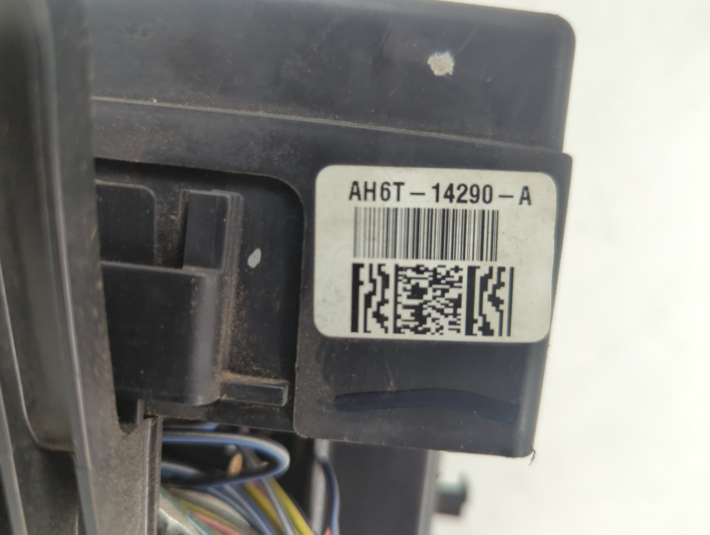 2007-2010 Lincoln Mkz Fusebox Fuse Box Panel Relay Module P/N:AH6T-14290-A 7E5T-14A003-BA Fits Fits 2007 2008 2009 2010 OEM 