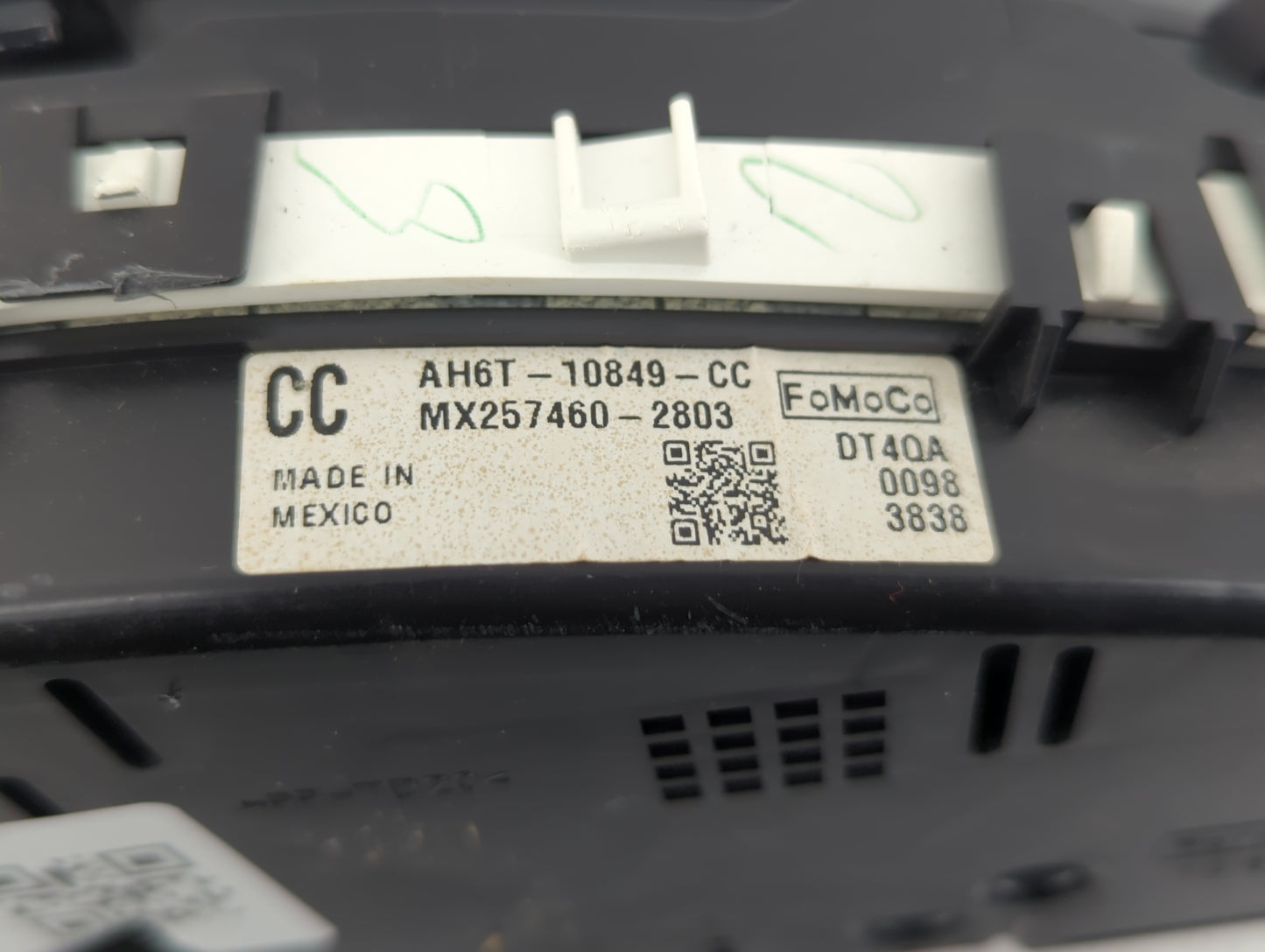2010 Lincoln Mkz Instrument Cluster Speedometer Gauges P/N:AH6T-10849-CC Fits OEM Used Auto Parts - Oemusedautoparts1.com