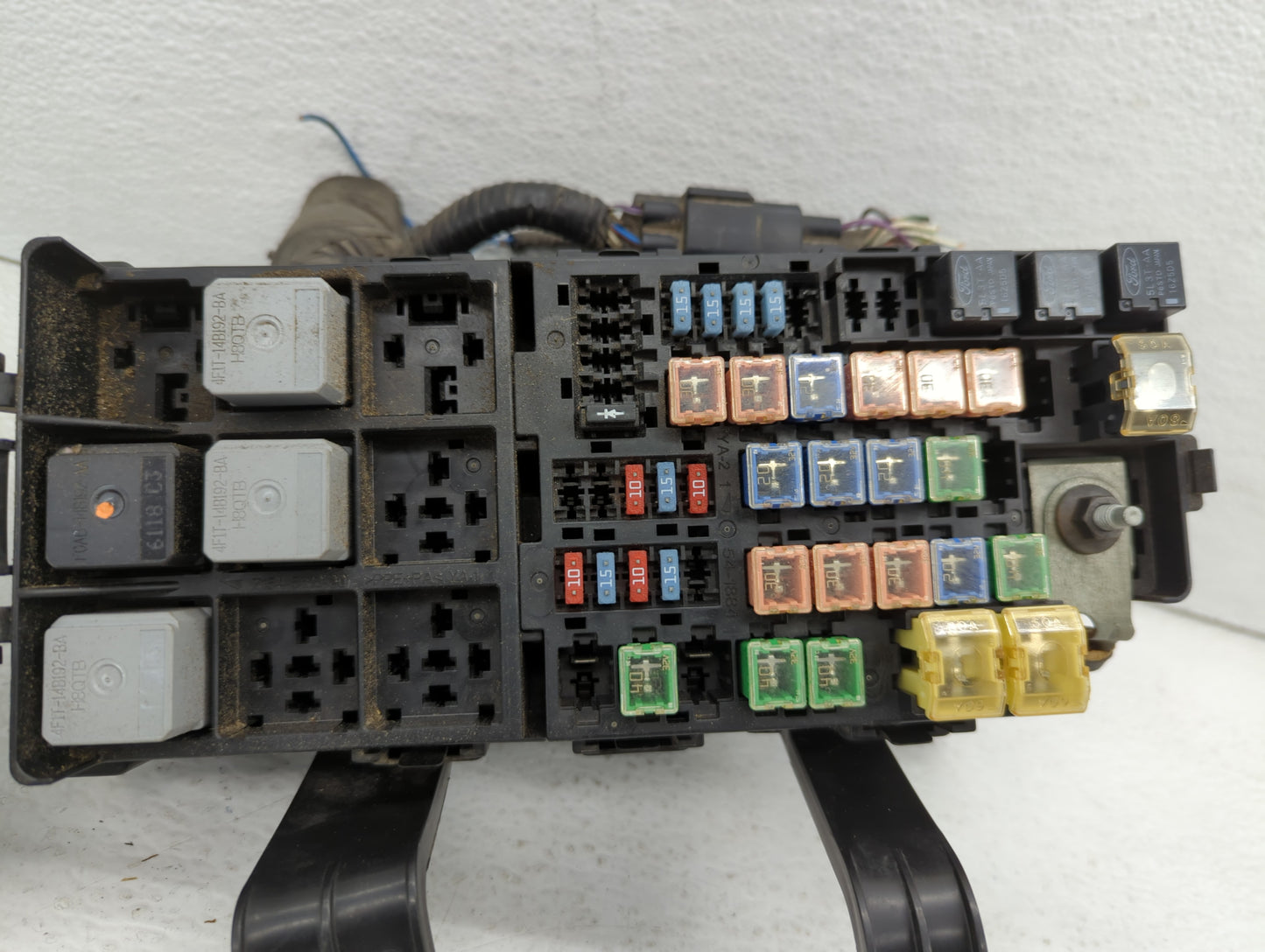 2007-2010 Lincoln Mkz Fusebox Fuse Box Panel Relay Module Fits Fits 2007 2008 2009 2010 OEM Used Auto Parts - Oemusedautopar