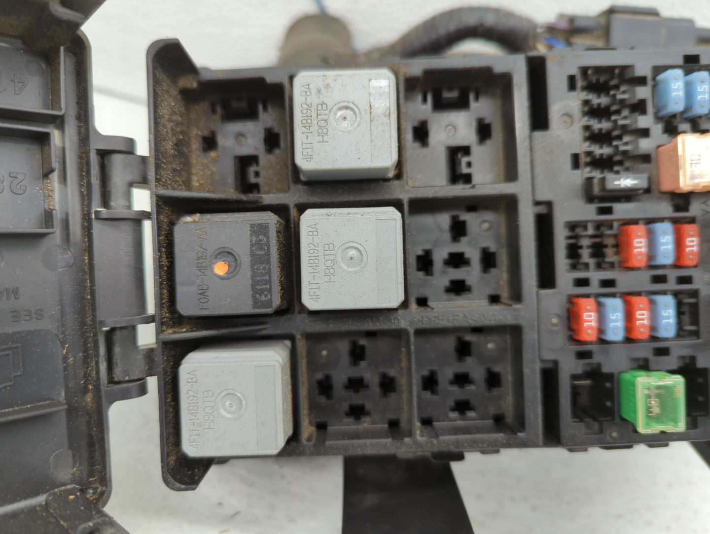 2007-2010 Lincoln Mkz Fusebox Fuse Box Panel Relay Module Fits Fits 2007 2008 2009 2010 OEM Used Auto Parts - Oemusedautopar