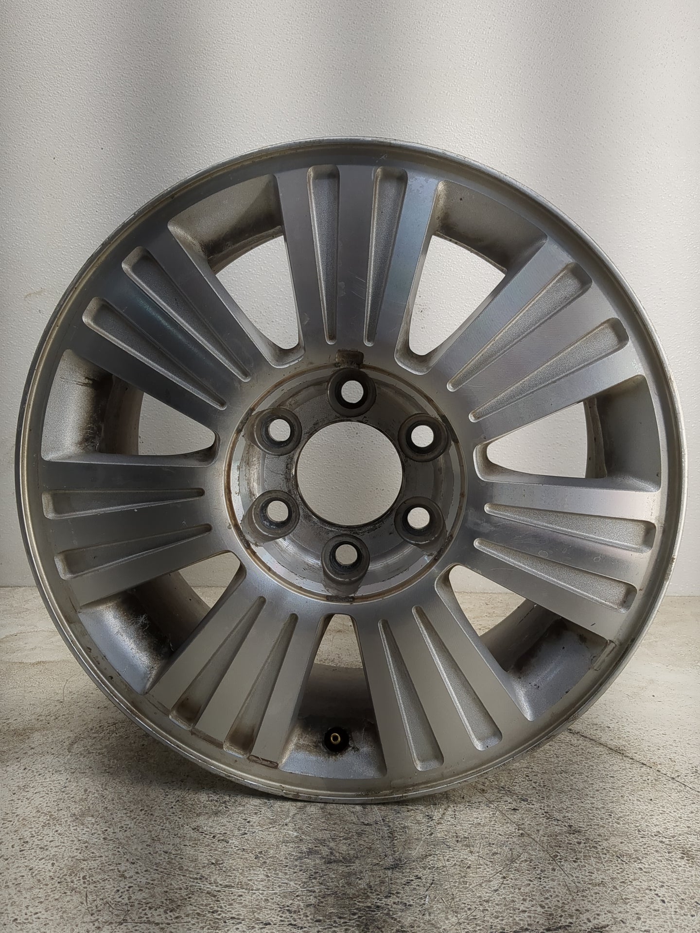 2010 Lincoln Navigator Oem Wheel Rim 1263885 - Oemusedautoparts1.com