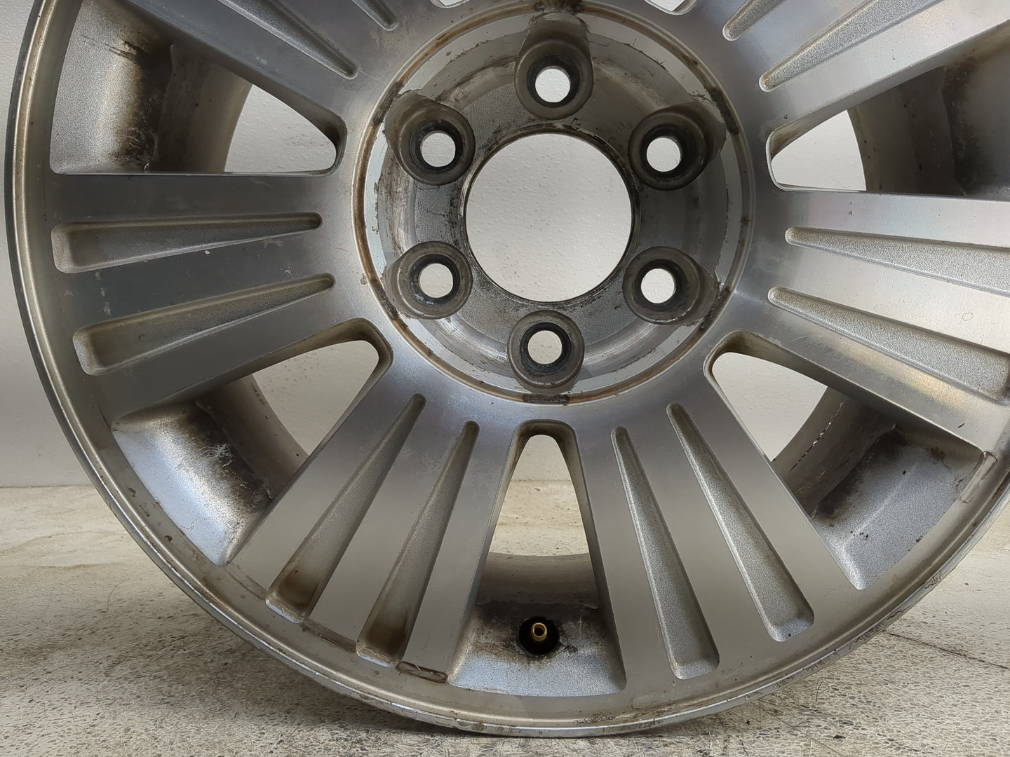 2010 Lincoln Navigator Oem Wheel Rim 1263885 - Oemusedautoparts1.com