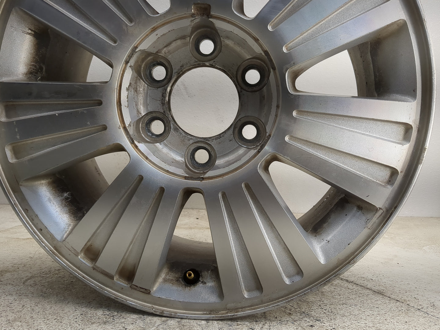 2010 Lincoln Navigator Oem Wheel Rim 1263885 - Oemusedautoparts1.com