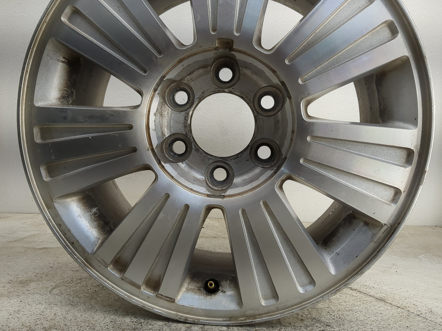 2010 Lincoln Navigator Oem Wheel Rim 1263885 - Oemusedautoparts1.com