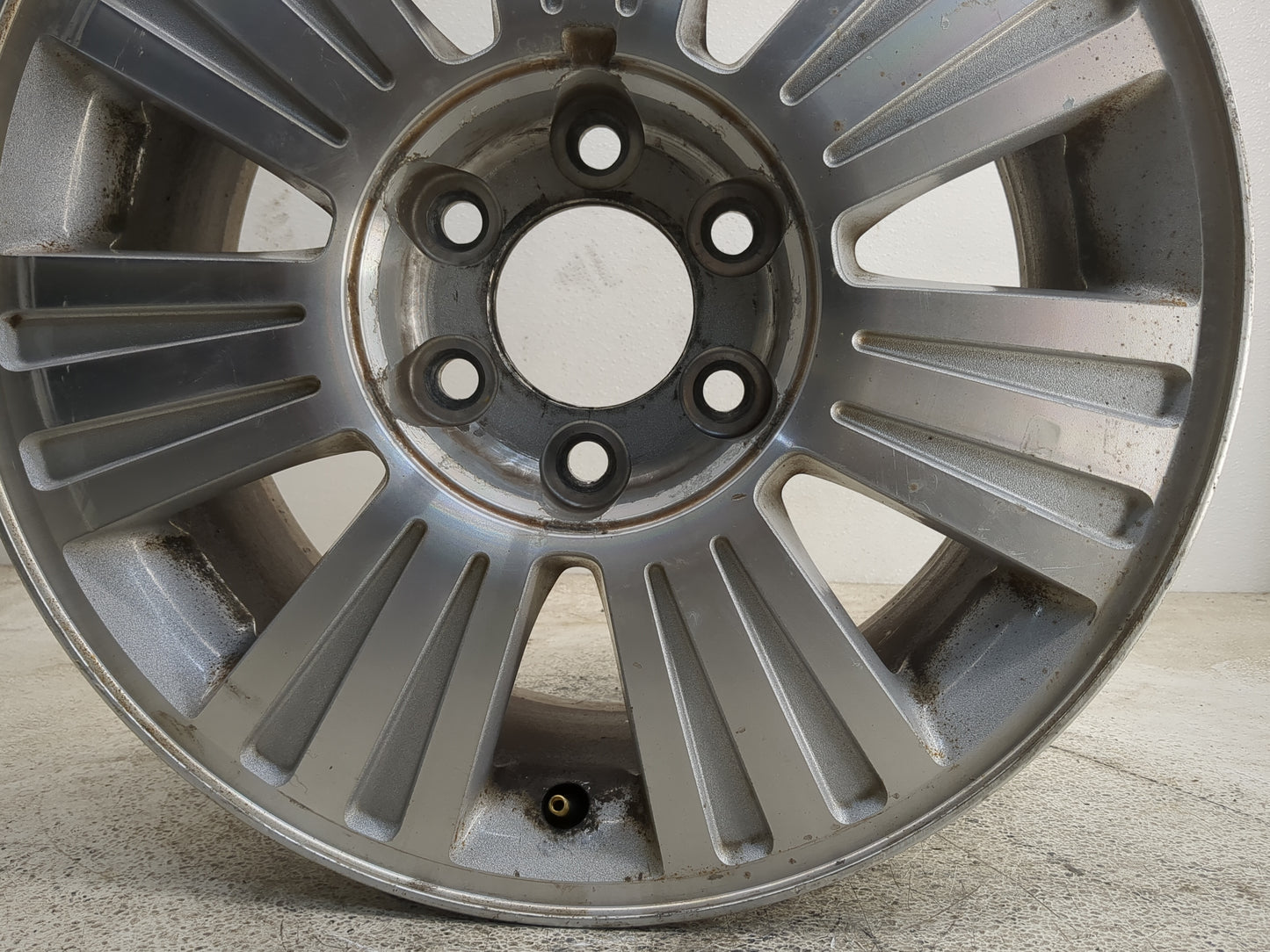 2010 Lincoln Navigator Oem Wheel Rim 1263887 - Oemusedautoparts1.com