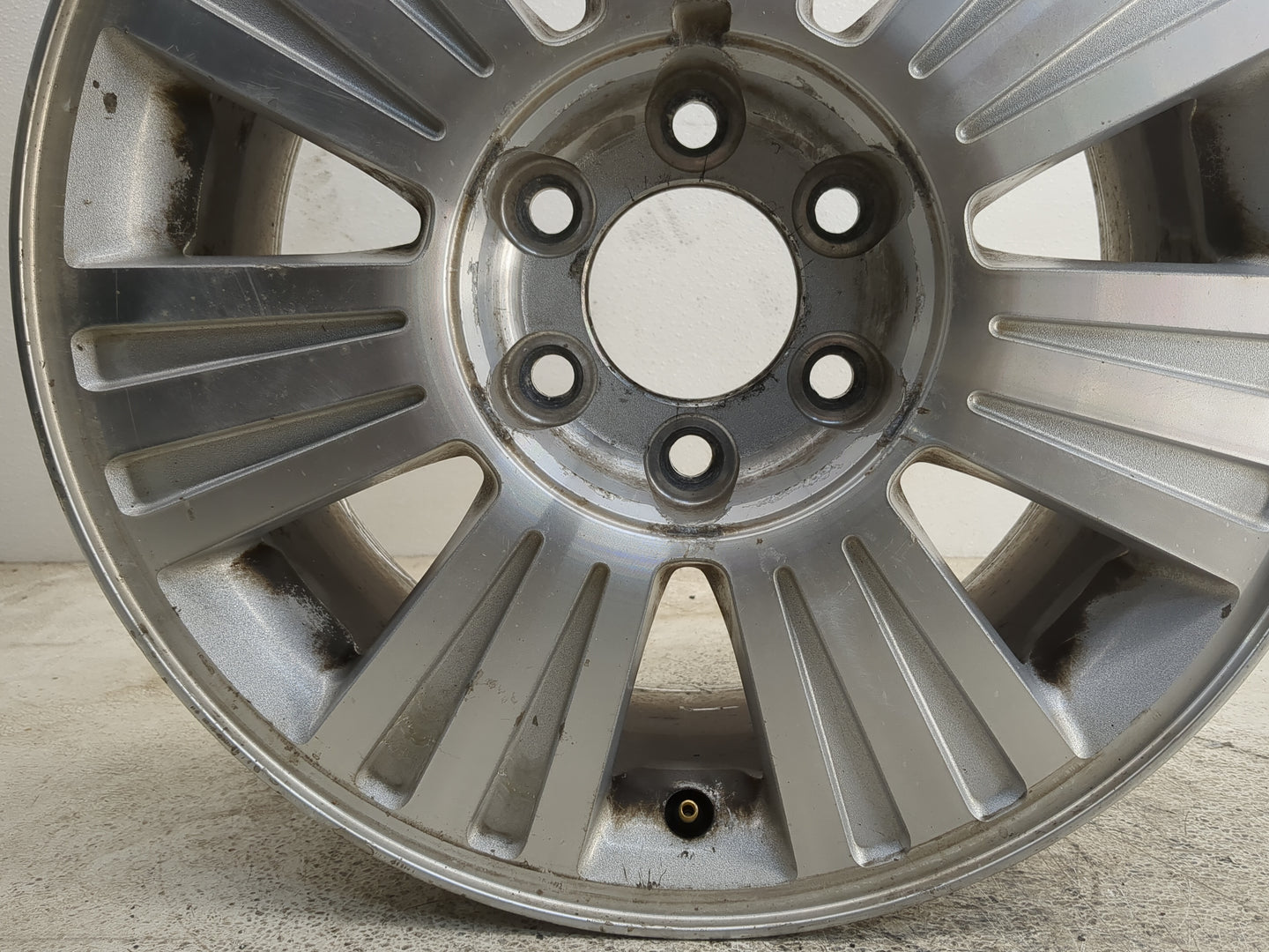 2010 Lincoln Navigator Oem Wheel Rim 1263888 - Oemusedautoparts1.com