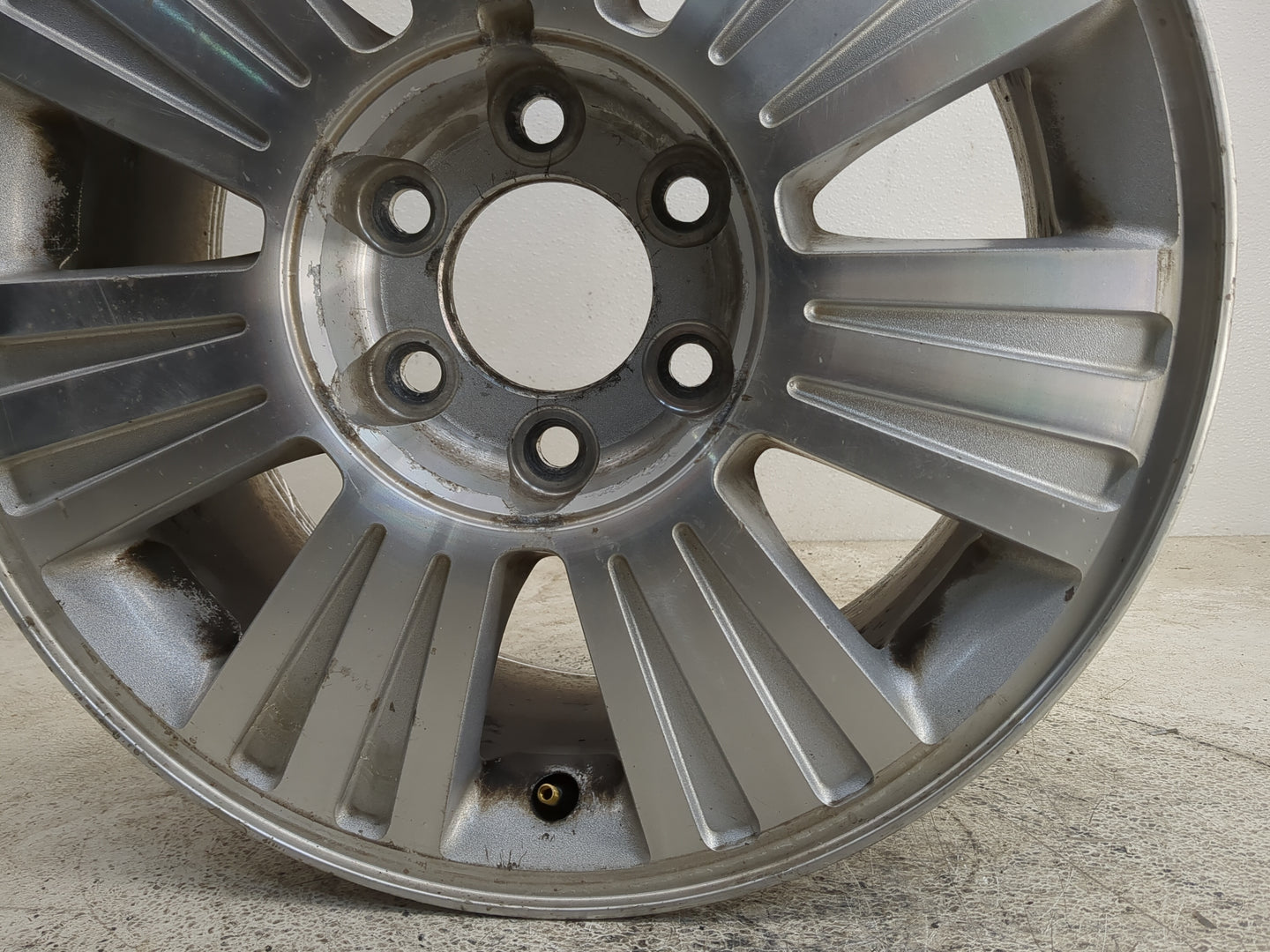 2010 Lincoln Navigator Oem Wheel Rim 1263888 - Oemusedautoparts1.com