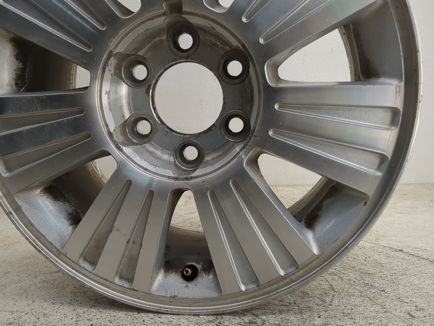 2010 Lincoln Navigator Oem Wheel Rim 1263888 - Oemusedautoparts1.com