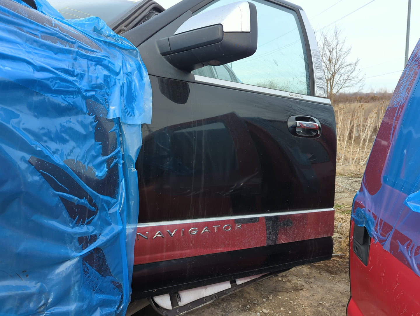 2010 Lincoln Navigator Driver Front Door Oem - Oemusedautoparts1.com