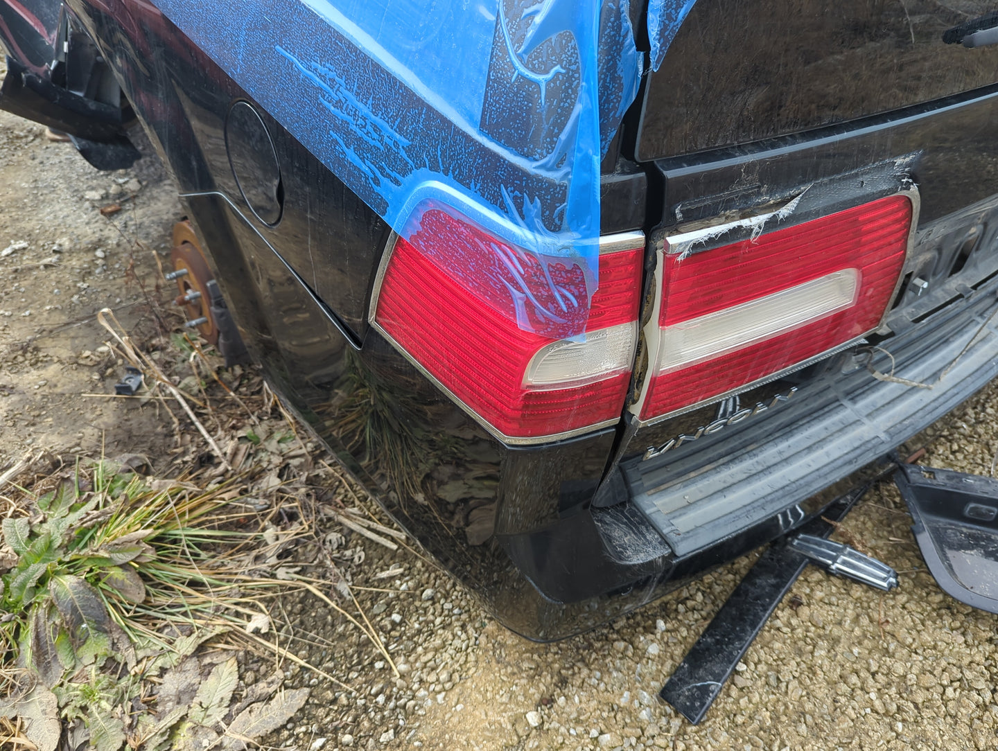 2010 Lincoln Navigator Rear Bumper Assembly Oem - Oemusedautoparts1.com