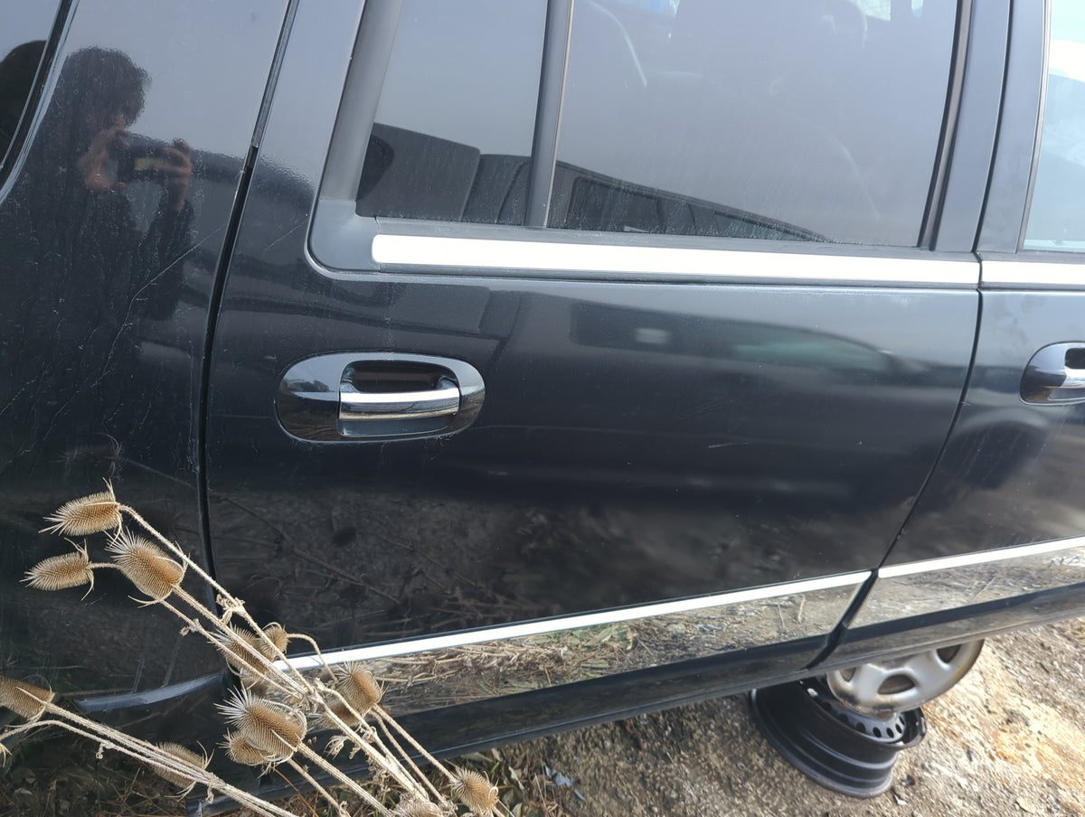2010 Lincoln Navigator Passenger Rear Door Oem - Oemusedautoparts1.com