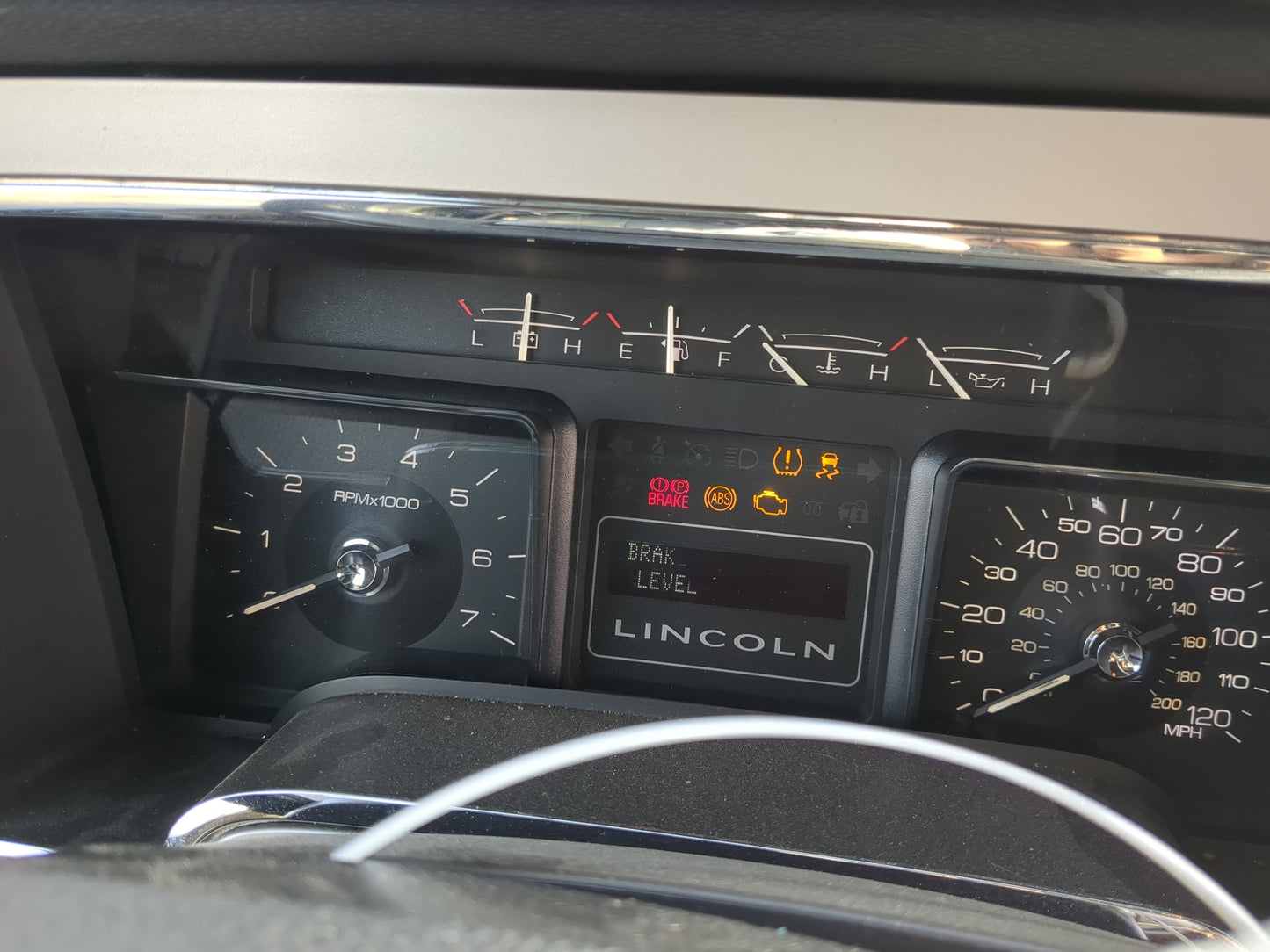 2010 Lincoln Navigator Instrument Cluster Speedometer Gauges Miles:133K Fits OEM Used Auto Parts - Oemusedautoparts1.com