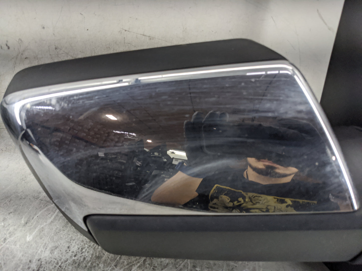 2010 Lincoln Navigator Passenger Side View Mirror - Right Door Mirror OEM Used - Oemusedautoparts1.com