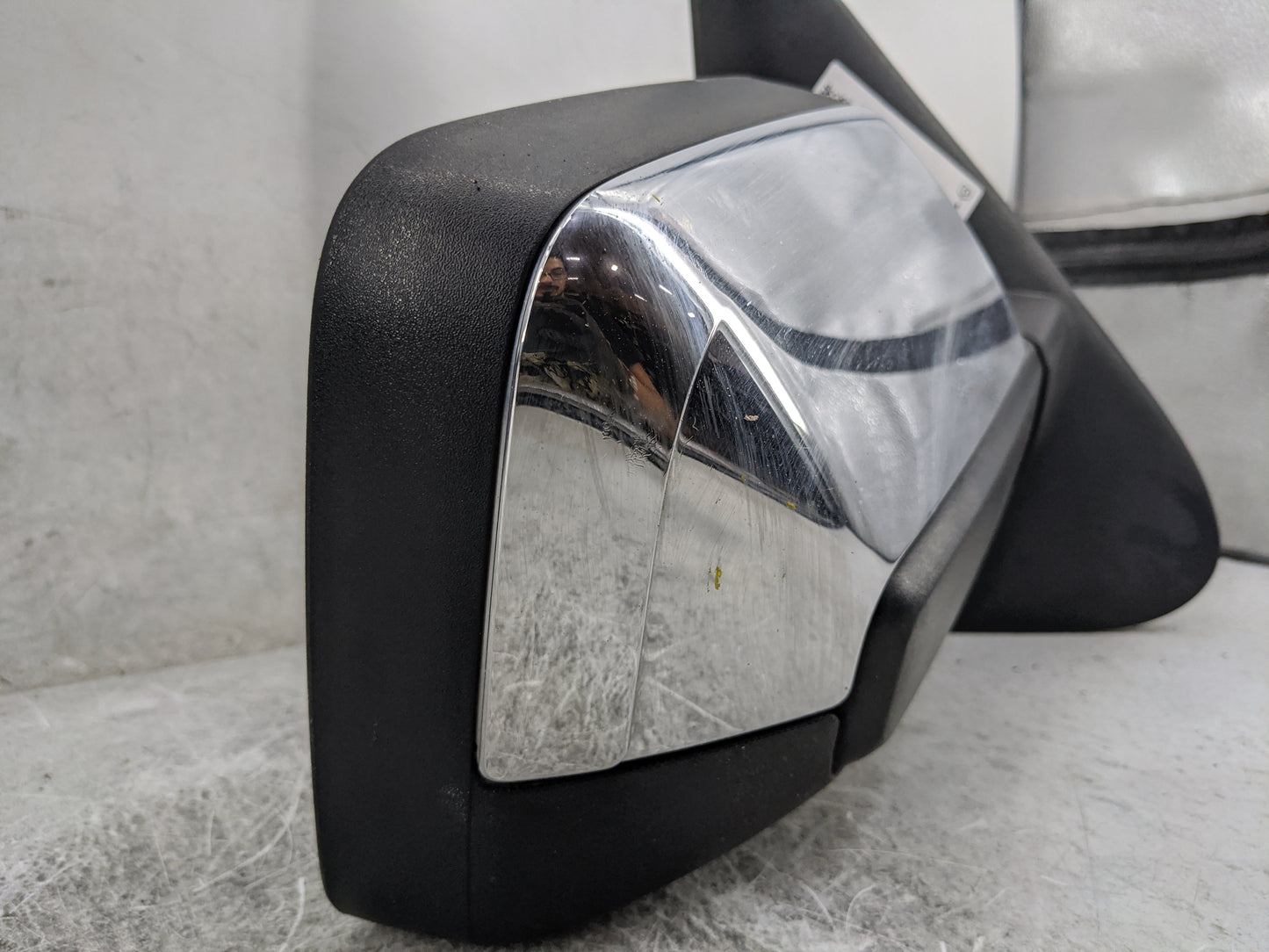 2010 Lincoln Navigator Passenger Side View Mirror - Right Door Mirror OEM Used - Oemusedautoparts1.com