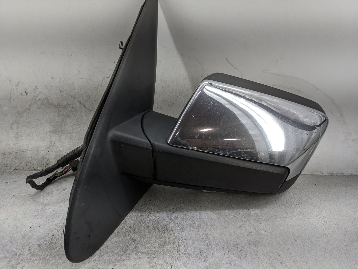 2010 Lincoln Navigator Driver Side View Mirror - Left Door Mirror OEM Used - Oemusedautoparts1.com