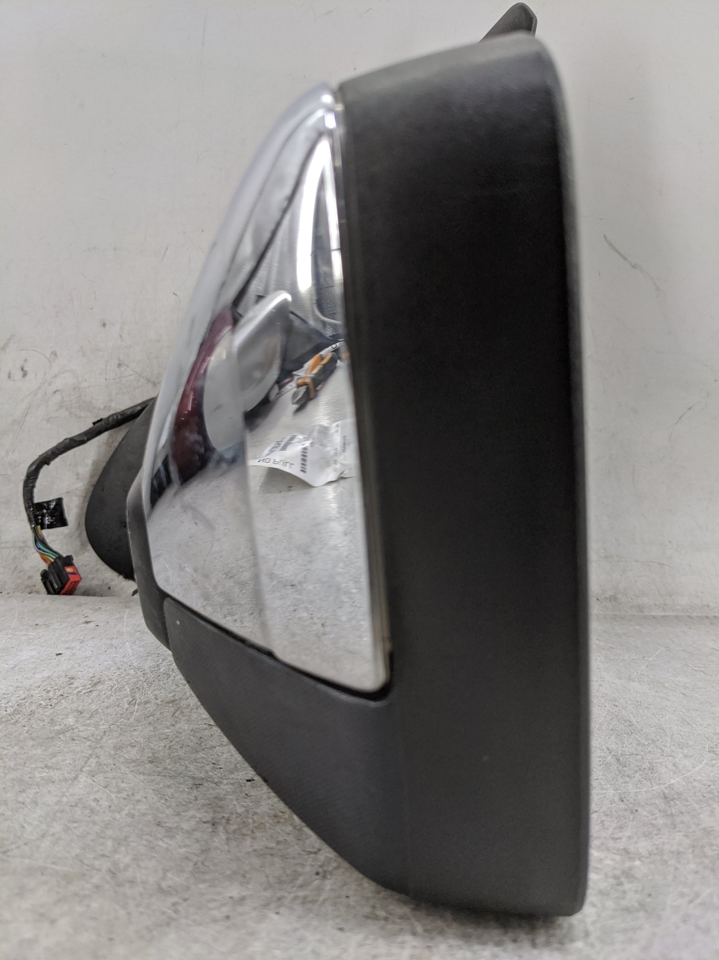 2010 Lincoln Navigator Driver Side View Mirror - Left Door Mirror OEM Used - Oemusedautoparts1.com