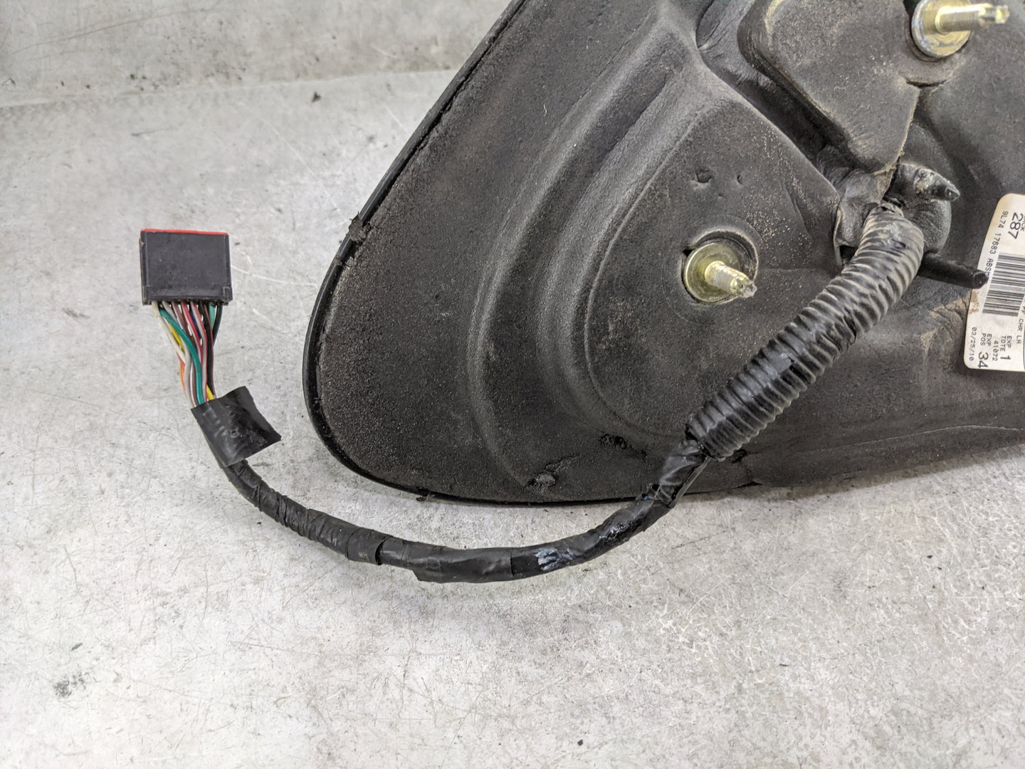 2010 Lincoln Navigator Driver Side View Mirror - Left Door Mirror OEM Used - Oemusedautoparts1.com