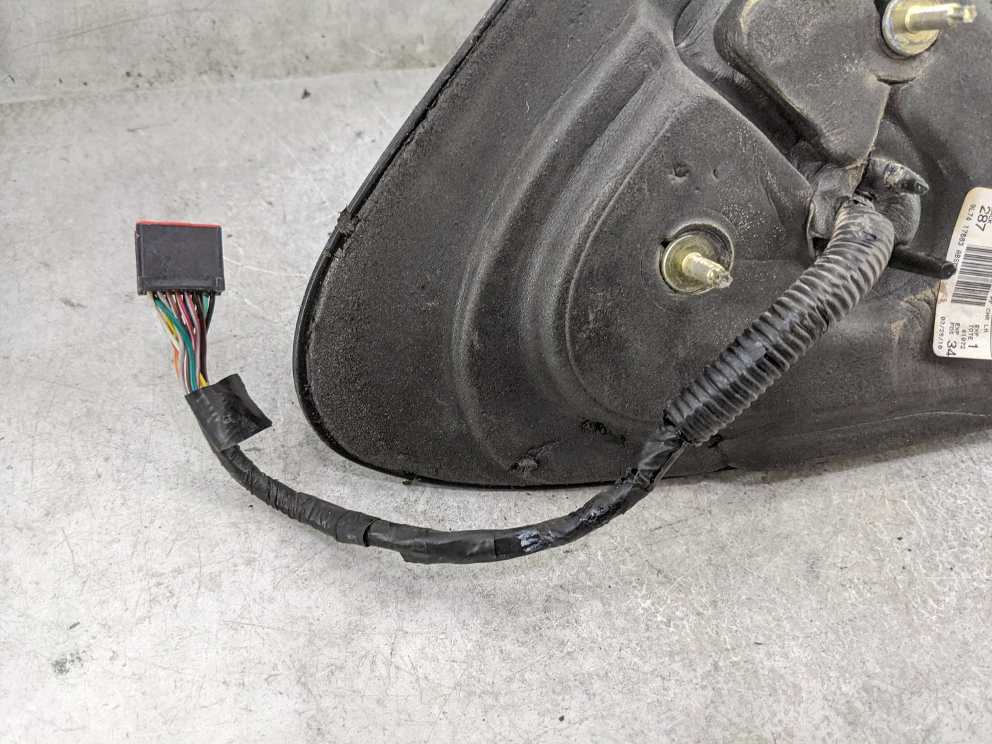 2010 Lincoln Navigator Driver Side View Mirror - Left Door Mirror OEM Used - Oemusedautoparts1.com