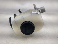 2011-2011 Lincoln Navigator Brake Master Cylinder 1491051 - Oemusedautoparts1.com
